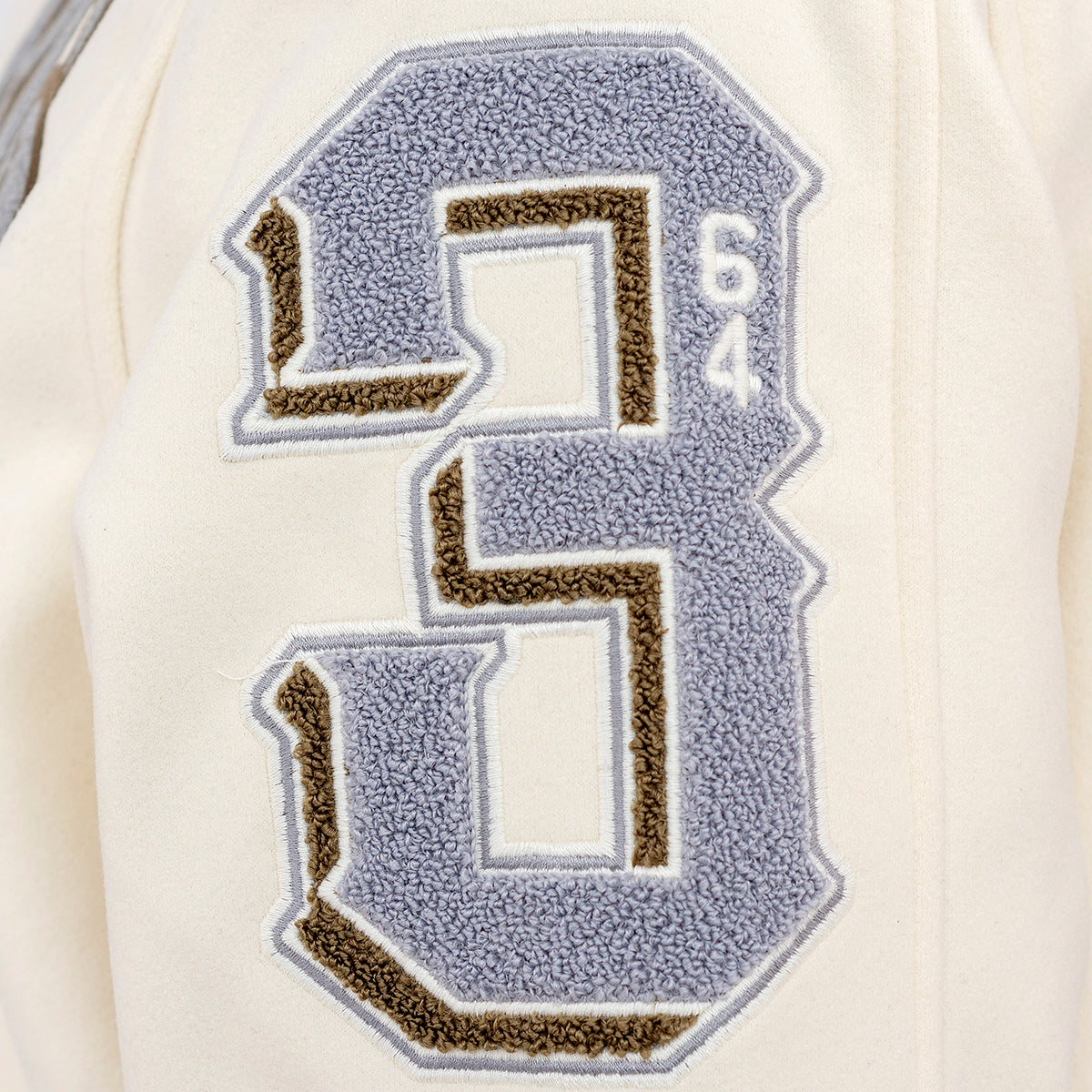 Kvetinová vysokoškolská bunda sivá