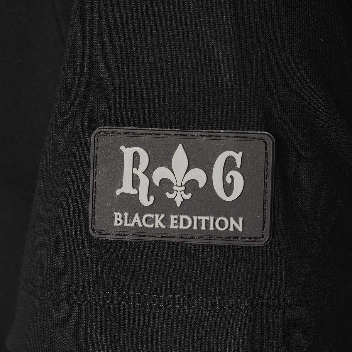 Luxusné tričko čiernej farby