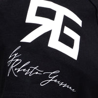 Navrhnuté v čiernom tričku Paradise