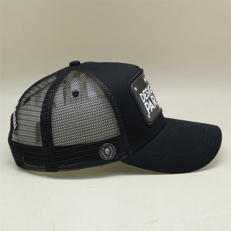 Navrhnuté v čiernej farbe Paradise Cap